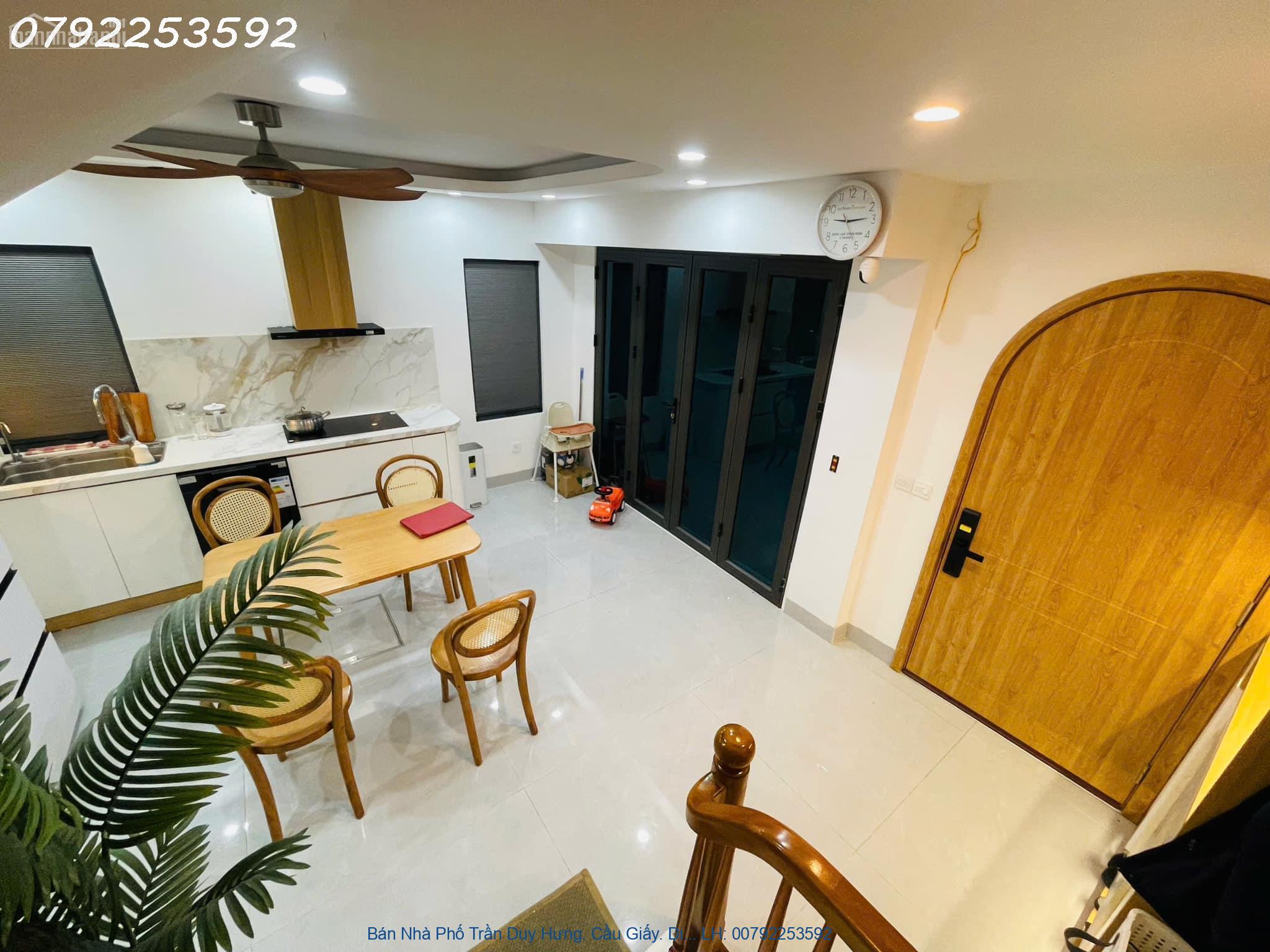 Bán Nhà Phố Trần Duy Hưng. Cầu Giấy. Diện Tích 30m. x6 Tầng. Mặt t