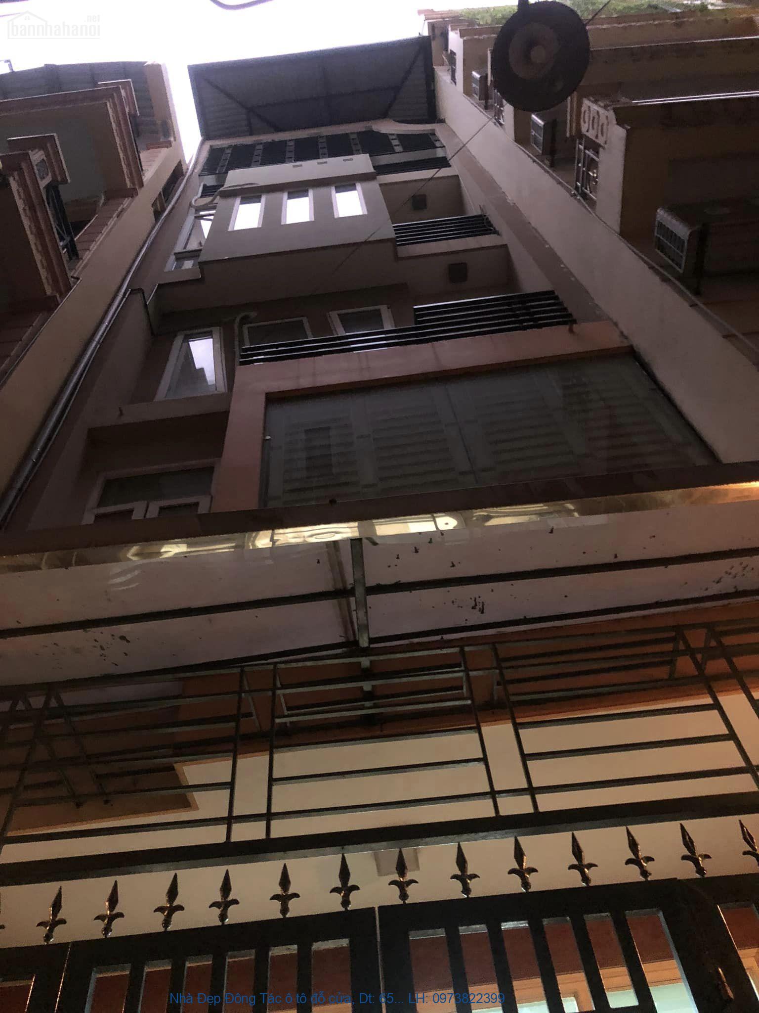 Nhà Đẹp Đông Tác ô tô đỗ cửa, Dt: 65m2x 5T, Mt: 5.5m, giá 8.95 tỷ c