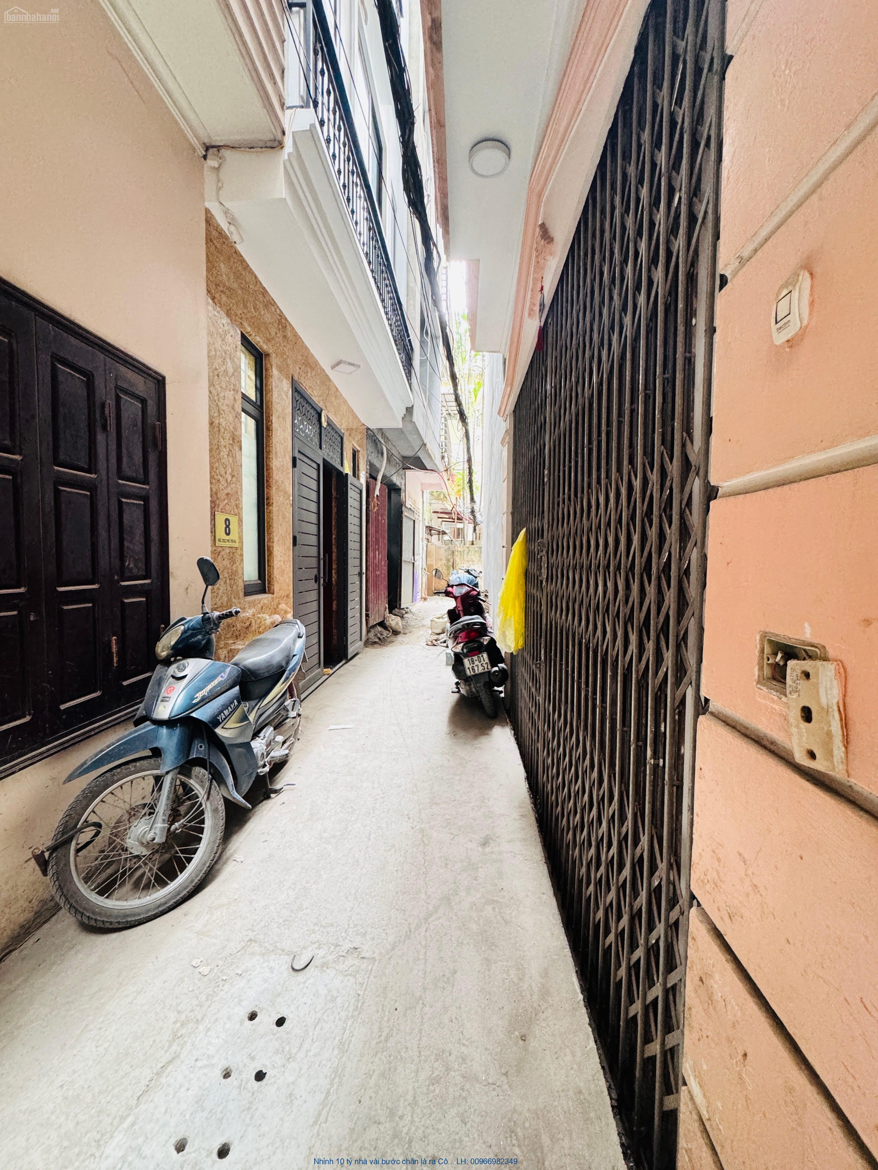 Nhỉnh 10 tỷ nhà vài bước chân là ra Công Viên Cầu Giấy, 5t x 40m2.